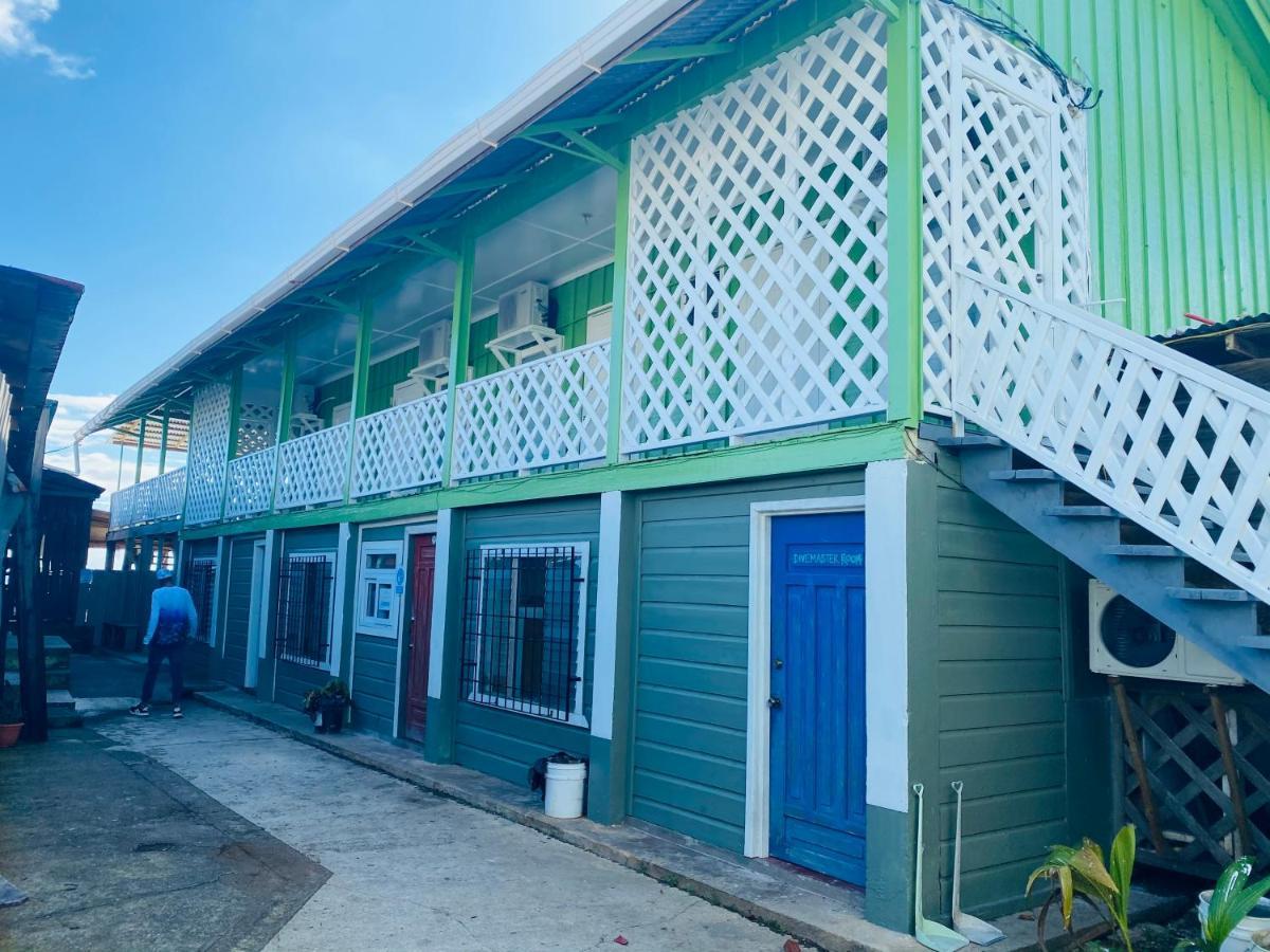 Blue Sky Rentals Útila Exterior foto